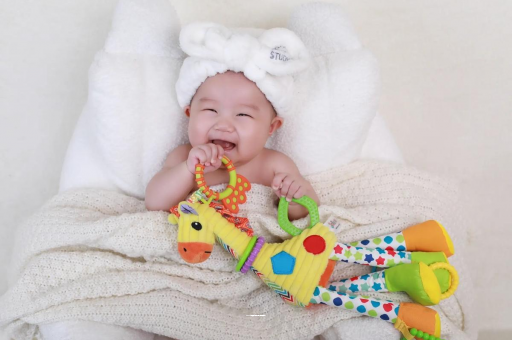 桦甸1岁宝宝流鼻涕打喷嚏